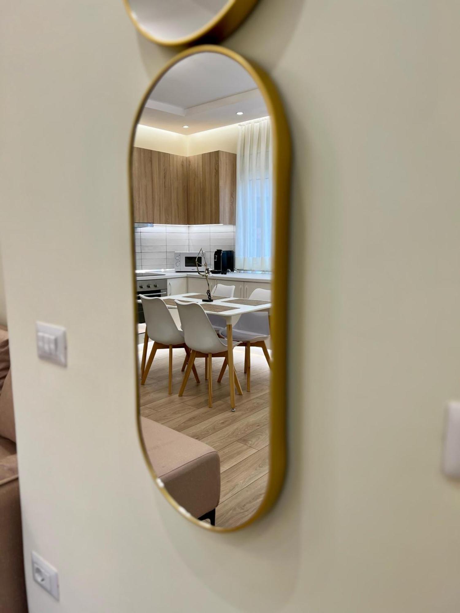 Spacious - 1 Minute Walking From Center * Тирана