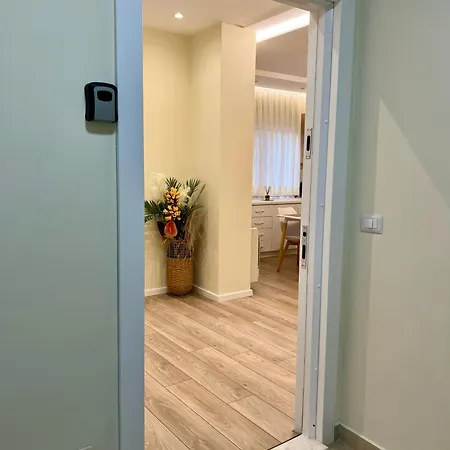 Spacious Apartment - 1 Minute Walking From Center Tirana Exterior photo