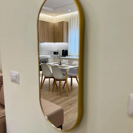 Spacious Apartment - 1 Minute Walking From Center Tirana Exterior photo