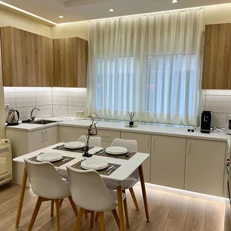Spacious Apartment - 1 Minute Walking From Center Tirana Exterior photo