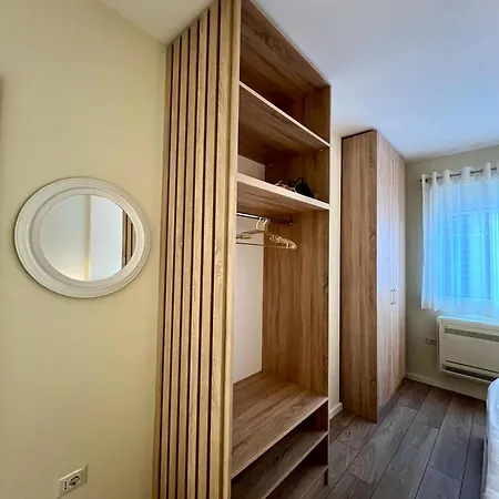 Spacious Apartment - 1 Minute Walking From Center Tirana Exterior photo