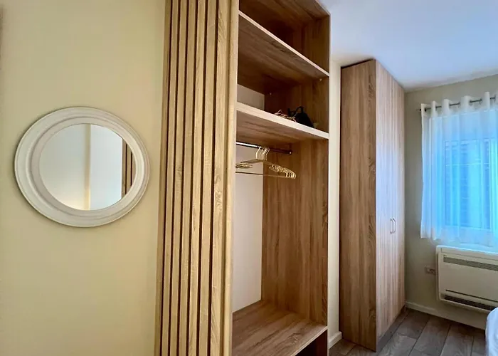 Spacious Apartment - 1 Minute Walking From Center