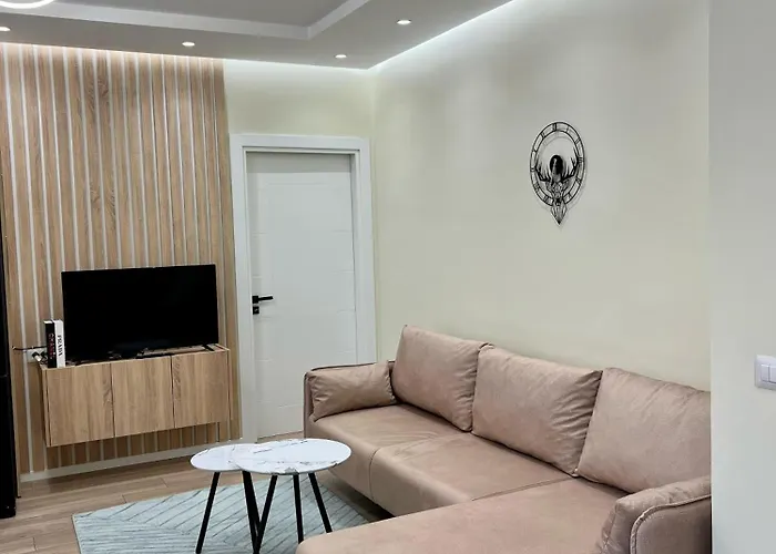 Spacious Apartment - 1 Minute Walking From Center