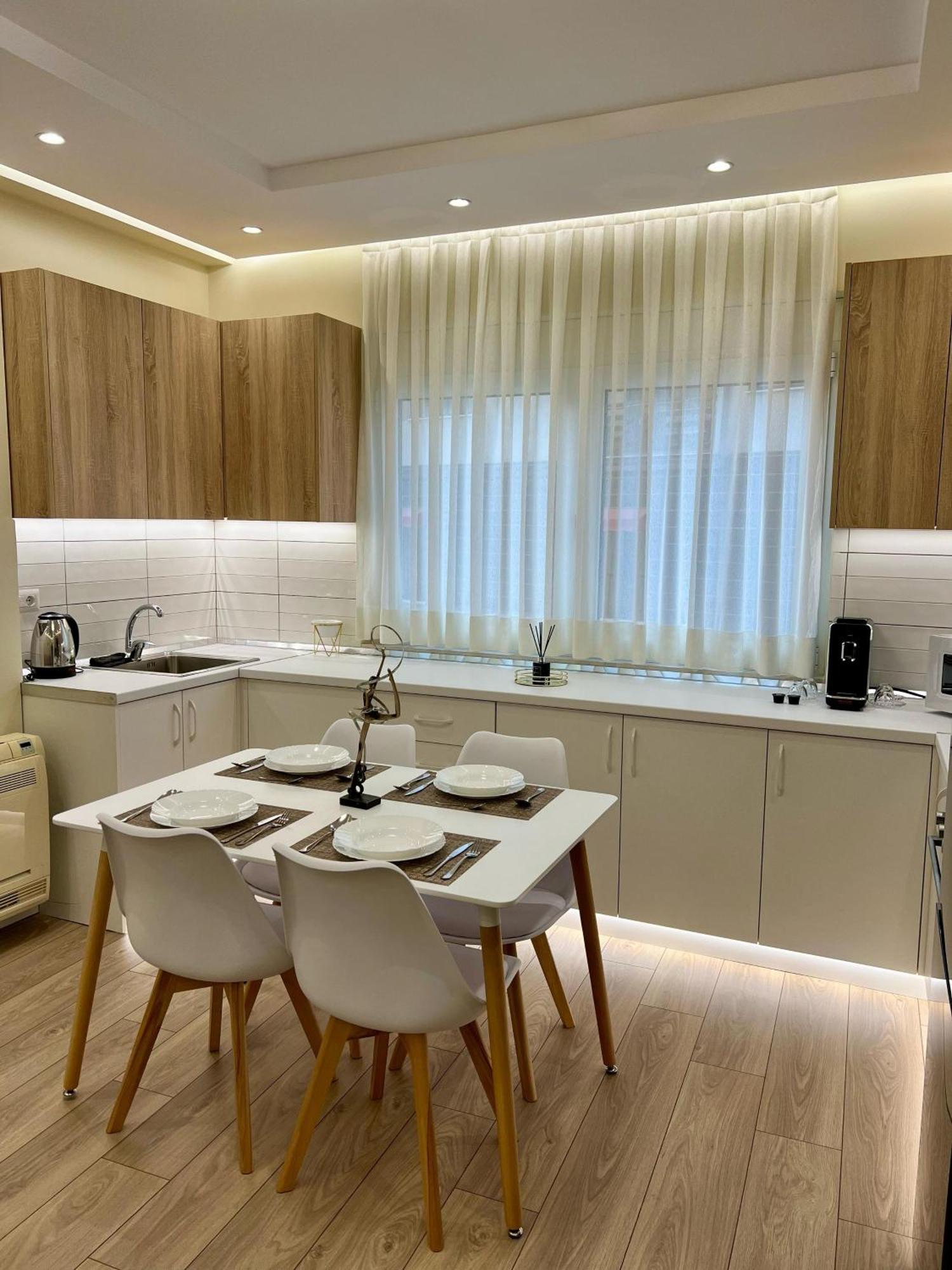 Spacious - 1 Minute Walking From Center Appartamento *