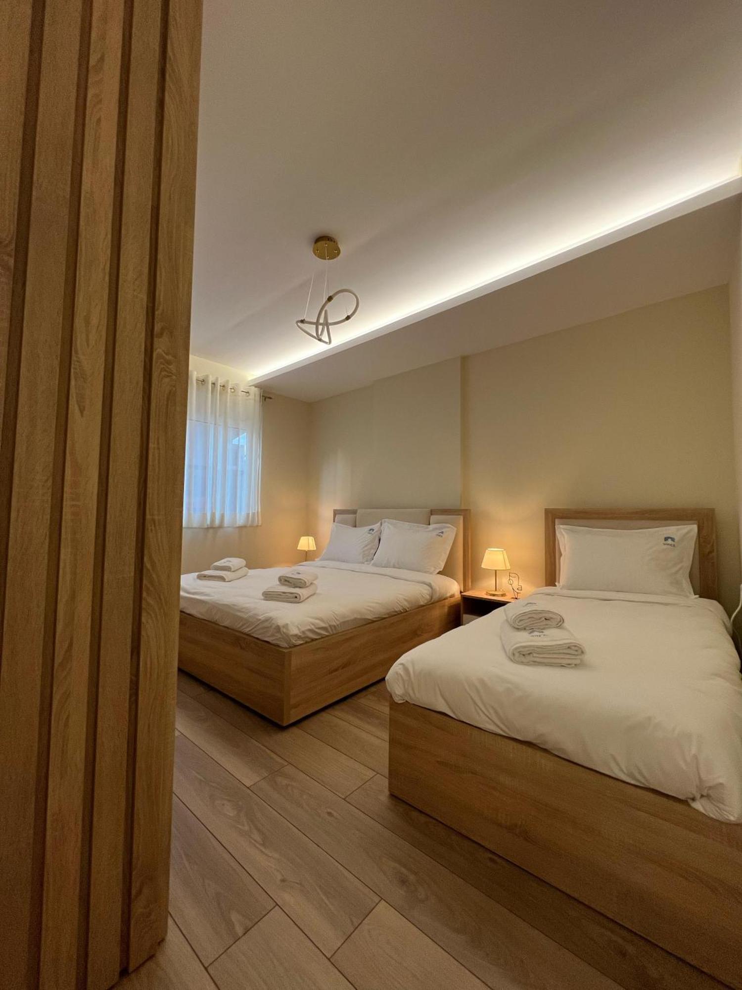 Spacious - 1 Minute Walking From Center Appartamento