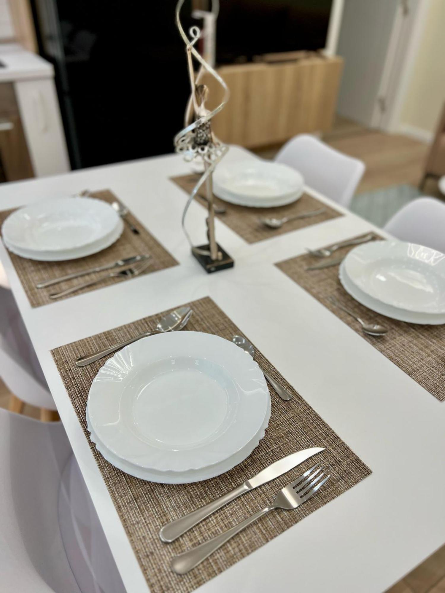 Spacious - 1 Minute Walking From Center Appartamento